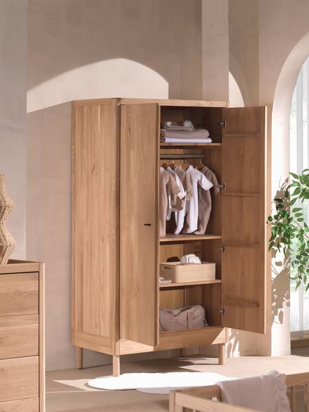 Massiver Kleiderschrank Forrest Eiche