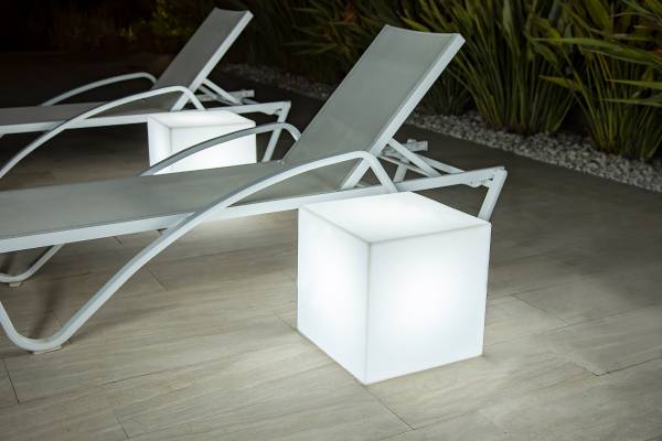 Borne lumineuse Cuby modèle A 40 x 40 cm - Blanc froid