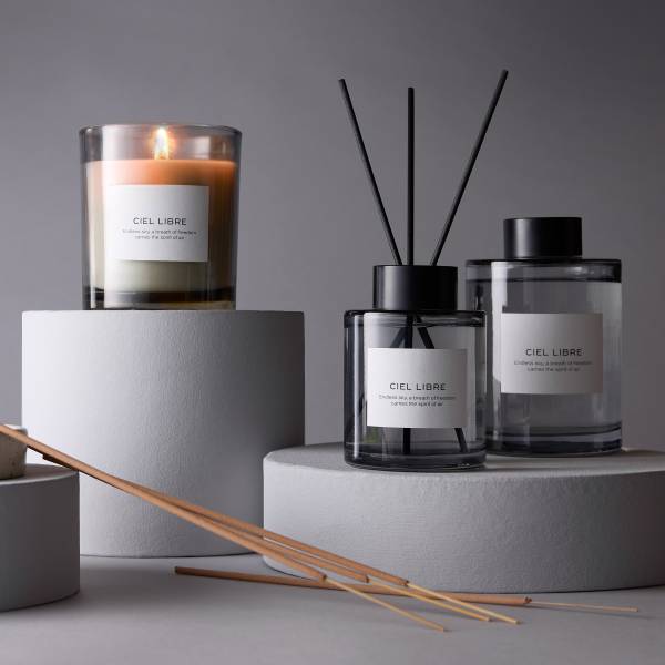 Geurkaars PURE POETRY Ciel Libre glas/sojawas/paraffine - donkergrijs