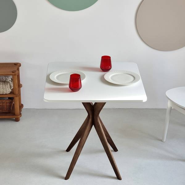 Tavolo da pranzo rettangolare Lynda 70 x 70 cm - Noce