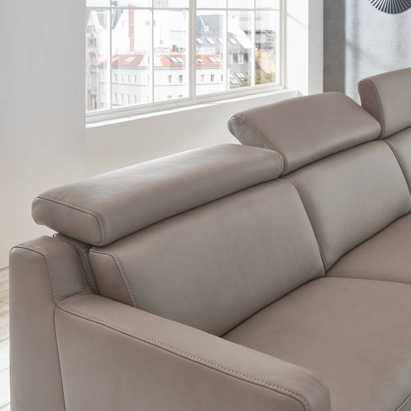Ecksofa SC Plus mit opt. Relaxfunktion Longchair davorstehend rechts - Kopfstütze verstellbar - Relaxfunktion
