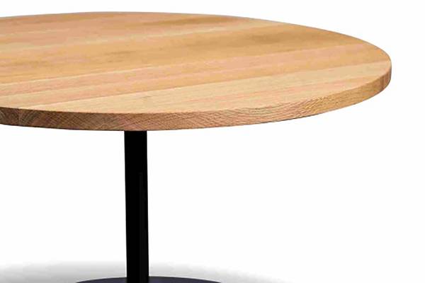 Tavolino da salotto Mawuyo - 80 cm Quercia massello / Metallo - Quercia / Nero