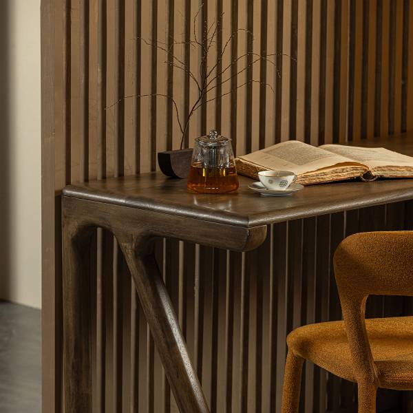 Massiver Schreibtisch Iobela Mango massiv