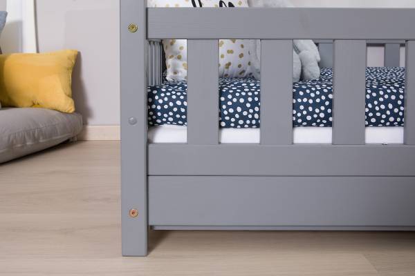 Massives Hausbett Lou Kiefer Grau - 90 x 200cm - Mit Lattenrost