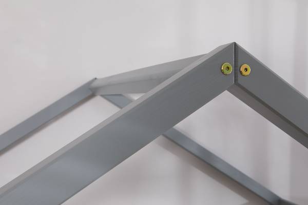 Massives Hausbett Lou Kiefer Grau - 90 x 200cm - Mit Lattenrost