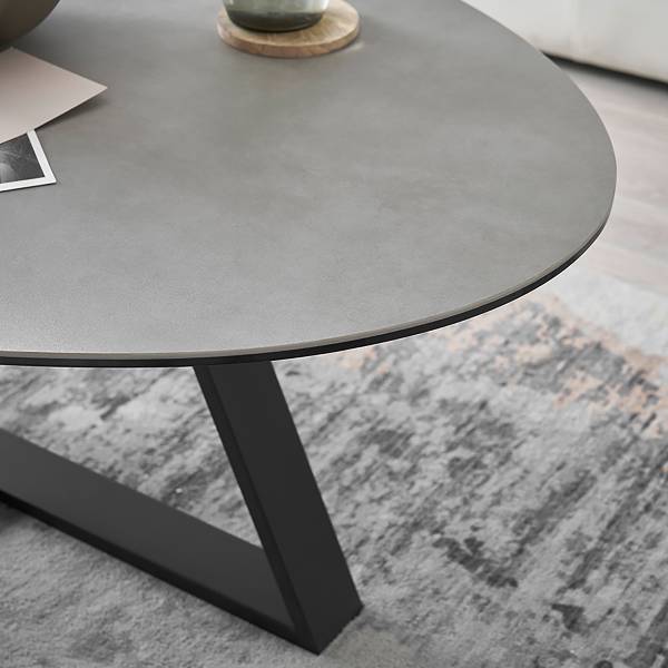 Salontafel Nyarit keramiek/metaal - lichtgrijs/zwart