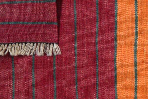Tapis kilim fait à la main motif ethnique esparia Couleur beige ,marron