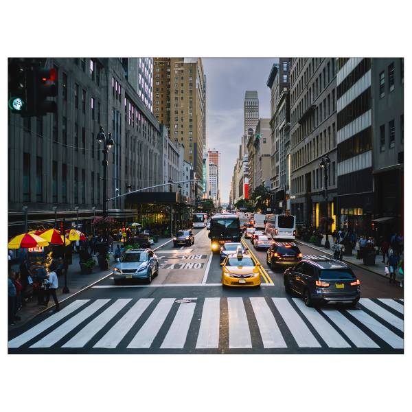 Afbeelding Traffic On Main Street blauw - grijs - geel - plaatmateriaal op houtbasis - papier - 116 x 84 x 2.4 cm