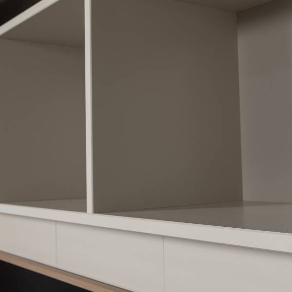 Massiver TV-Schrank Meggy Saharagrau