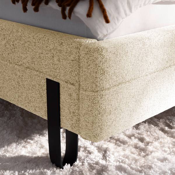 Gestoffeerd bed Arkuda structuurstof Purna: crèmekleurig - 180 x 200 cm