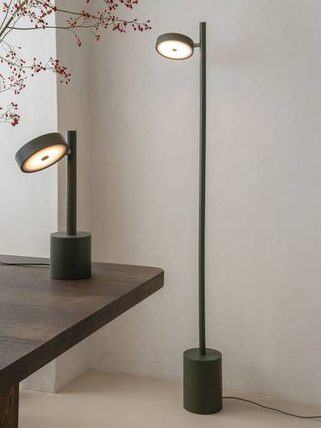 LED-Stehleuchte Okinawa Kunststoff / Esche massiv - Grün - Flammenanzahl: 1