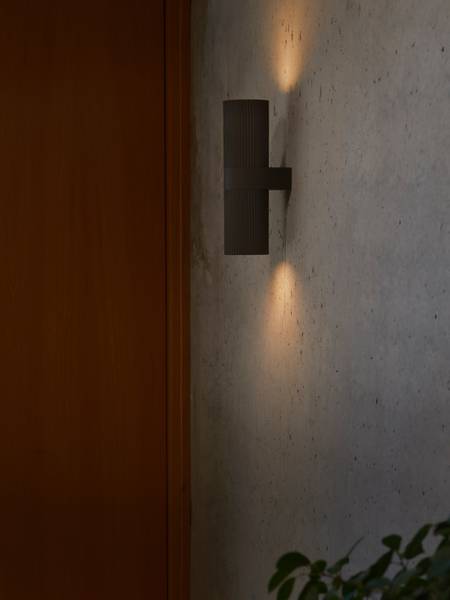 Wandleuchte Kyklop Ripple Aluminium / Milchglas - 2-flammig