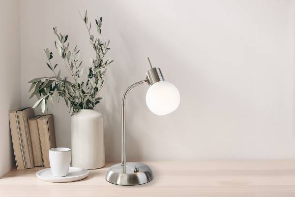 Tischleuchte Loxy Opalglas / Eisen - 1-flammig