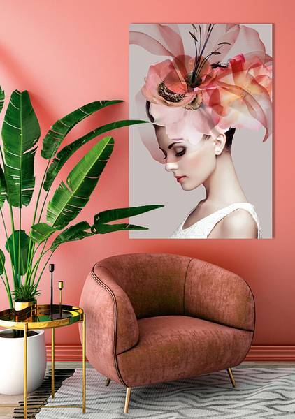 Glasbild Schönheit mit Fantasiehut Sicherheitsglas - Beige / Pink / Rosa