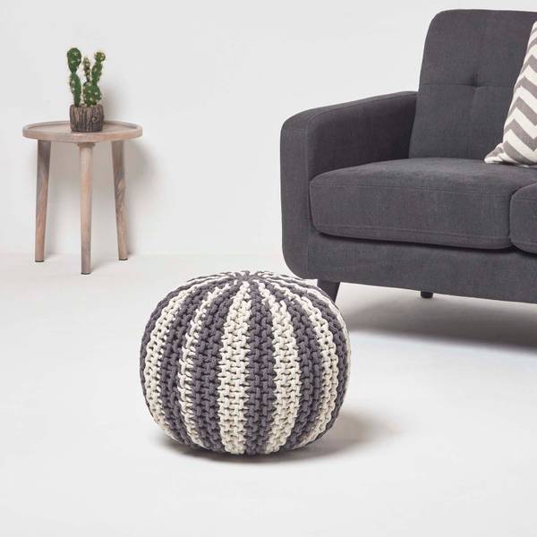 Gestreifter gestrickter Pouf Grau - 40 x 35 x 40 cm