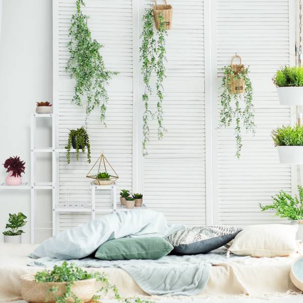 Weißer Blumenständer mit Rollen kaufen