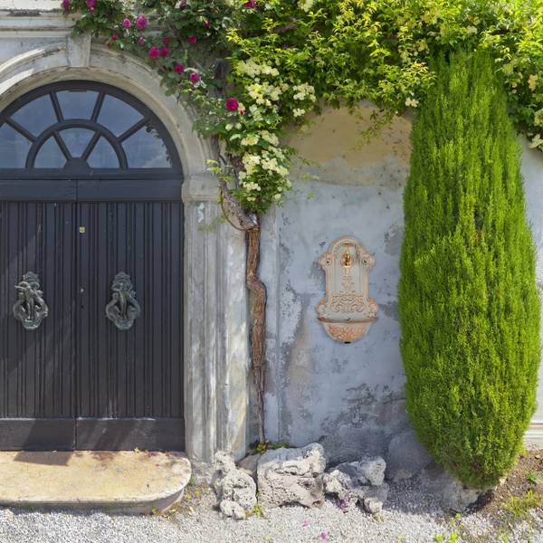 Verzierter Wandbrunnen in Gold & Grau Gold - Grau - Messing - Gusseisen - 22 x 36 x 11 cm