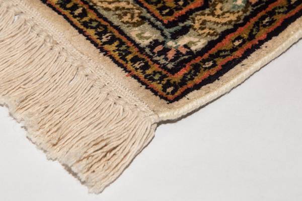 Handgeknüpft Kurzflorteppiche Beige - Seide - 124 x 1 x 184 cm