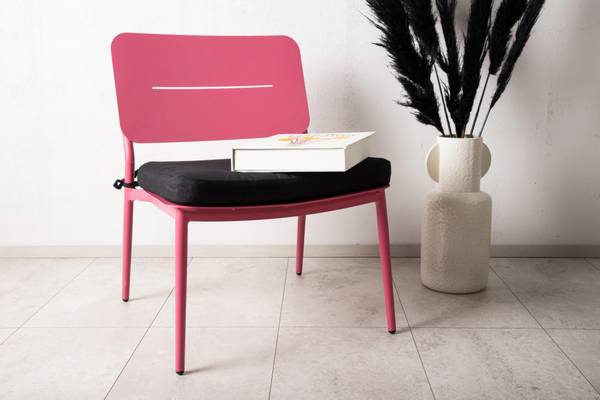 Buiten eetkamerstoel LINA roze