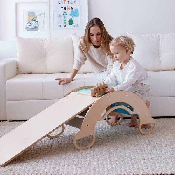 Montessori-Balancewippe mit Kletterbrett Grün - Holzwerkstoff - 43 x 41 x 91 cm