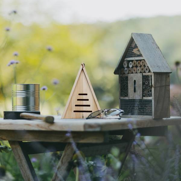 Marienkäferhaus dreieckig Braun - Holzwerkstoff - 21 x 28 x 12 cm