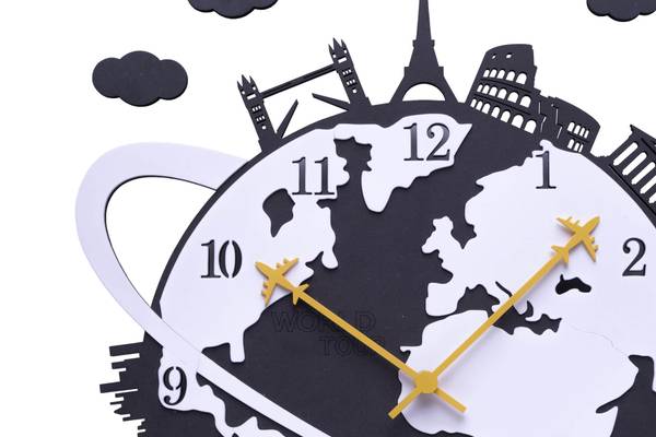 Horloge murale design Tour du Monde Noir - Blanc - Bois manufacturé - 41 x 45 x 1 cm