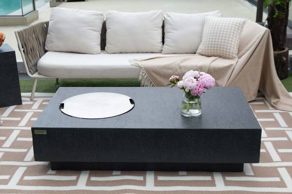 Metropolis Gasfeuertisch aus Beton Grau - Naturfaser - 81 x 35 x 142 cm