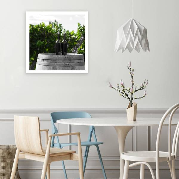 Wandbild weinflaschen auf einem fass 60 x 60 cm