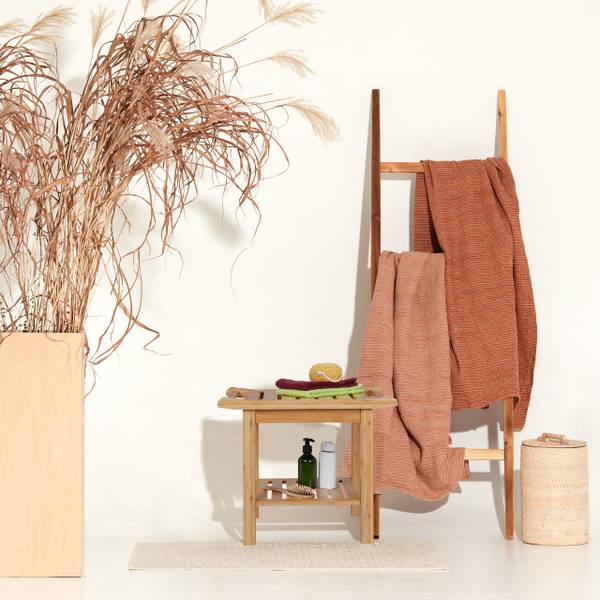 Bambus Badhocker mit Griffen und Ablage Braun - Holzverbundwerkstoff - 55 x 45 x 41 cm
