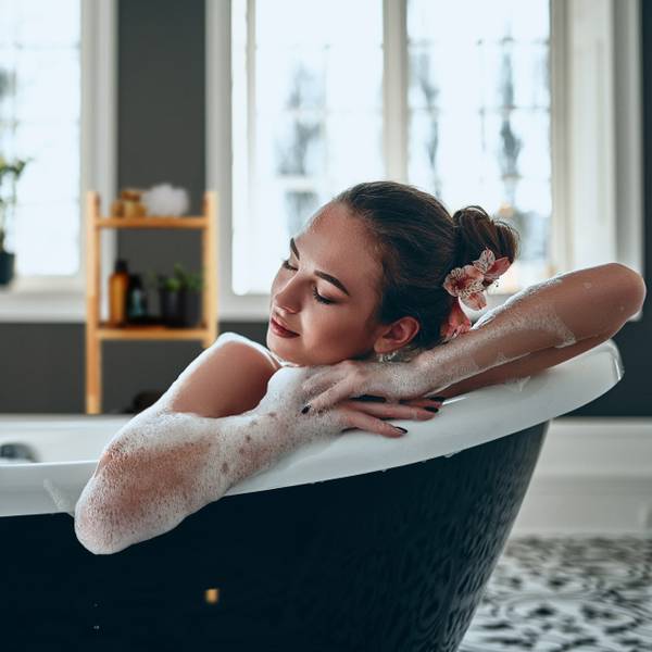 Étagère de salle de bain noyer 4 niveaux Marron - Bois manufacturé - 35 x 110 x 35 cm