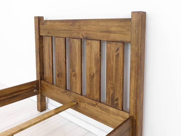 Bed Rustyk Mieszko II Ligoppervlak breedte: 180 cm