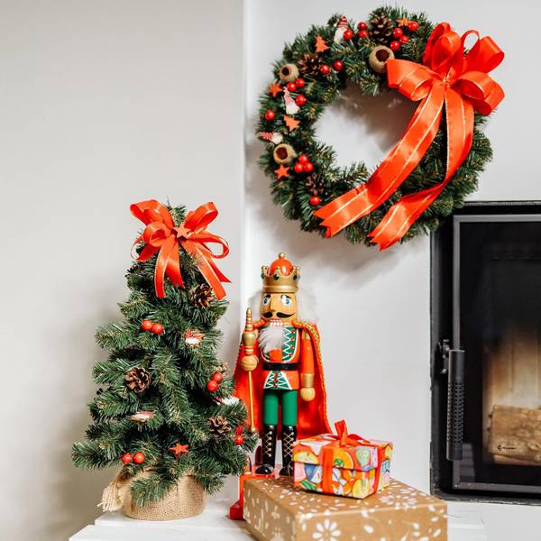 Weihnachtsbaum Geschmückt R40 Rot