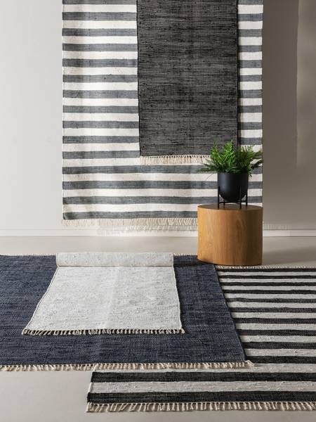 Tapijt van gerecycled materiaal Tom zwart - wit - 70 x 200 cm