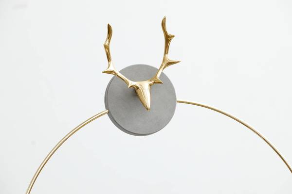 Horloge murale design Halo à bois Noir - Bois manufacturé - Métal - 45 x 65 x 2 cm