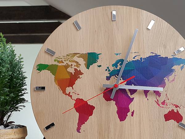 Wanduhr Weltkarte Braun - Holzwerkstoff - 33 x 33 x 4 cm