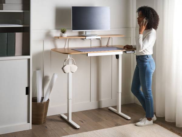 Verstelbaar bureau WILBANKS 2-delig bruin - lichtbruin - wit