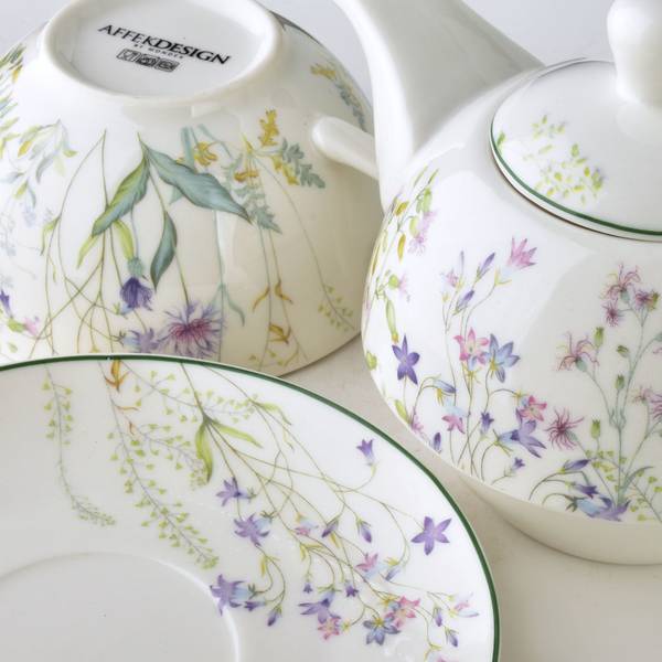 Tasse mit Kanne FACCIA Weiß - Fine Bone China - Porzellan - 17 x 22 x 22 cm
