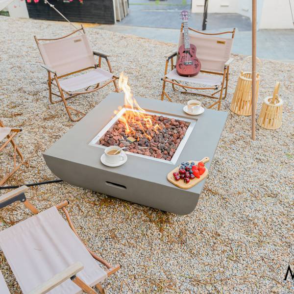 Westport Gasfeuertisch aus Beton Grau - Naturfaser - 86 x 36 x 86 cm