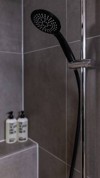 Brauseschlauch 175 cm, schwarze Matte Schwarz - Kunststoff - 2 x 2 x 175 cm