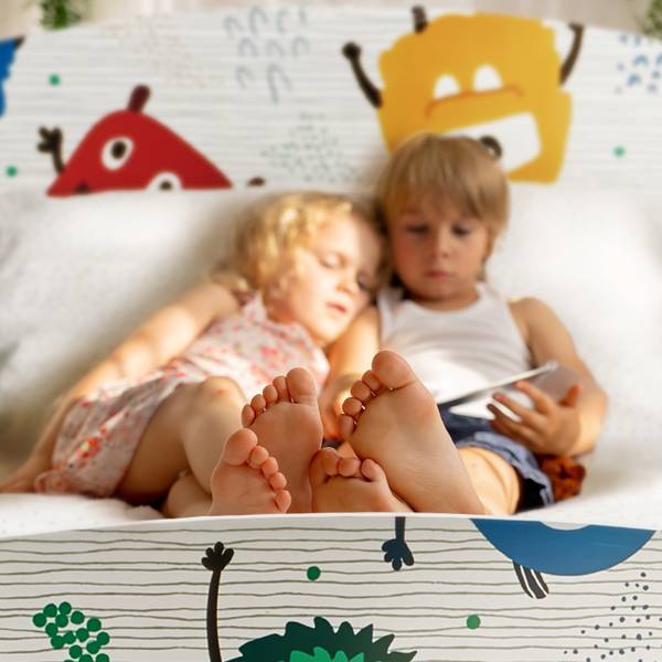 Kinderbett kleine Monster mit Ablage Blau - Rot - Weiß - Holzwerkstoff - Kunststoff - 94 x 60 x 143 cm