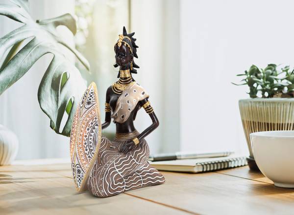 Sculptuur Masai Tribal Scudo bruin - hars - 9 x 25 x 14 cm