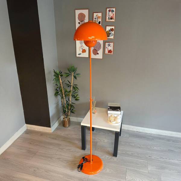 Stehlampe Umbra Orange