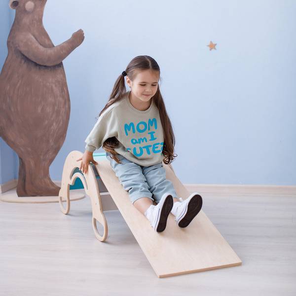 Montessori-Balancewippe mit Kletterbrett Grün - Holzwerkstoff - 43 x 41 x 91 cm