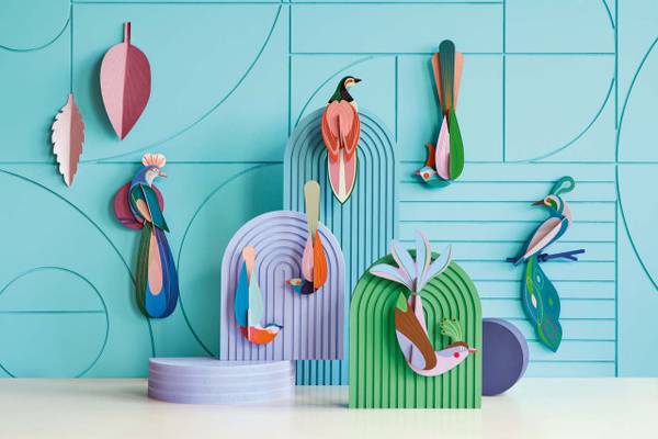 Wandobjekt Regenbogenschwanz-Vogel Grün - Pink - Naturfaser - Papier - 11 x 5 x 32 cm