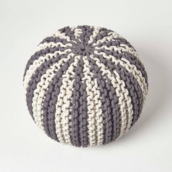 Gestreifter gestrickter Pouf Grau - 40 x 35 x 40 cm