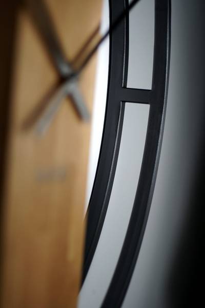 Wanduhr LOFTEICHE Schwarz - Eiche - 50 x 50 cm