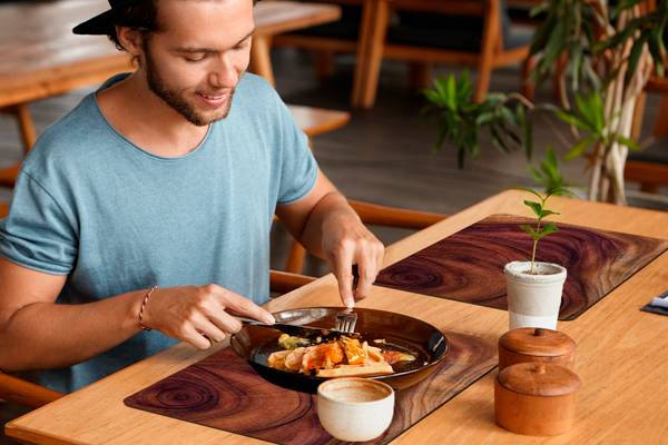 PLATZSETS Holzmaserung 6er-Set Braun - Vinyl - 45 x 30 x 1 cm
