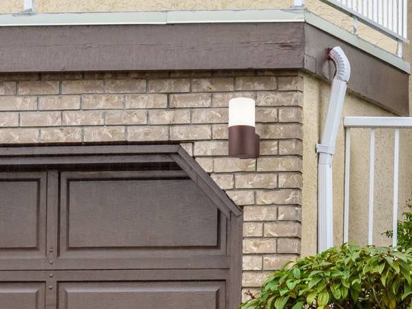 Außenwandleuchte Serve Braun - Weiß