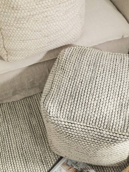 Handgefertigter Woll-Pouf Rocco Beige