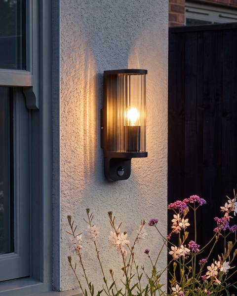 Tuin wandlamp MOSSAT zwart - metaal - 8 x 28 x 12 cm